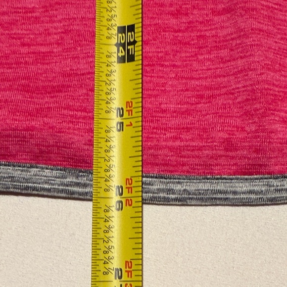 Under Armour Vibrant Pink 1/2 zip - Picture 8 of 8